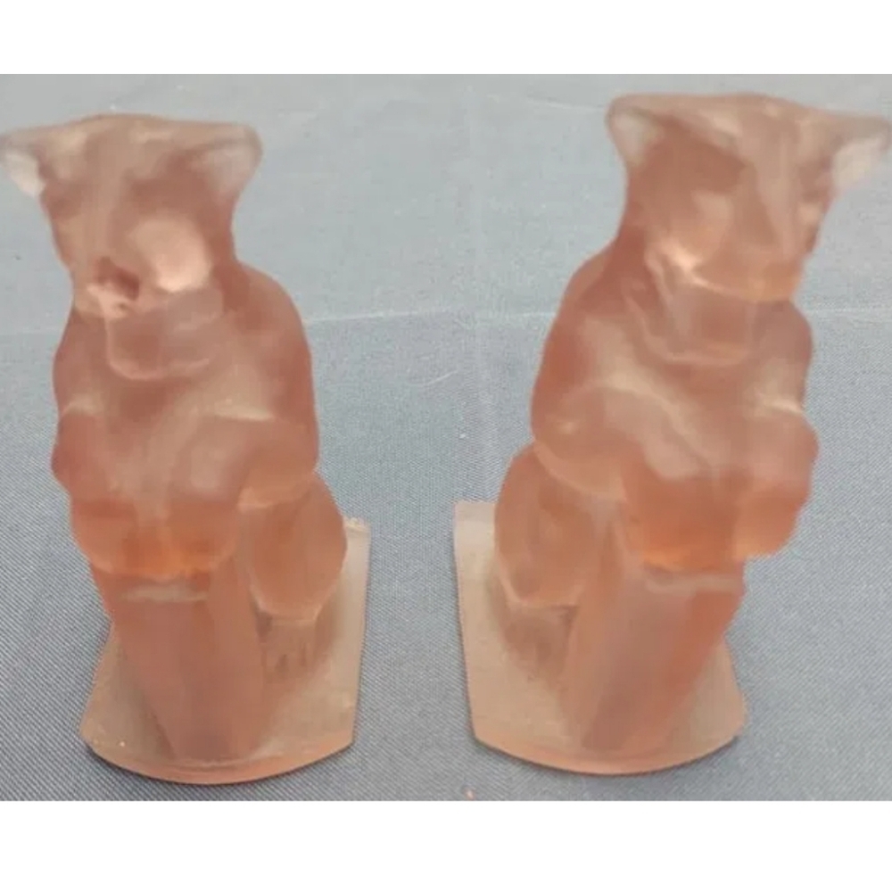 Pair of vintage pink satin glass bear figurines‎
